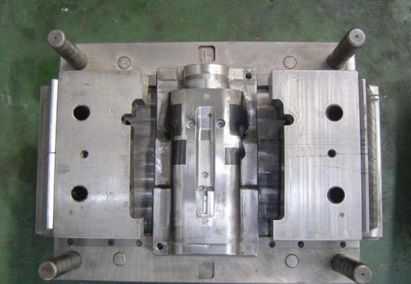 Injection mold